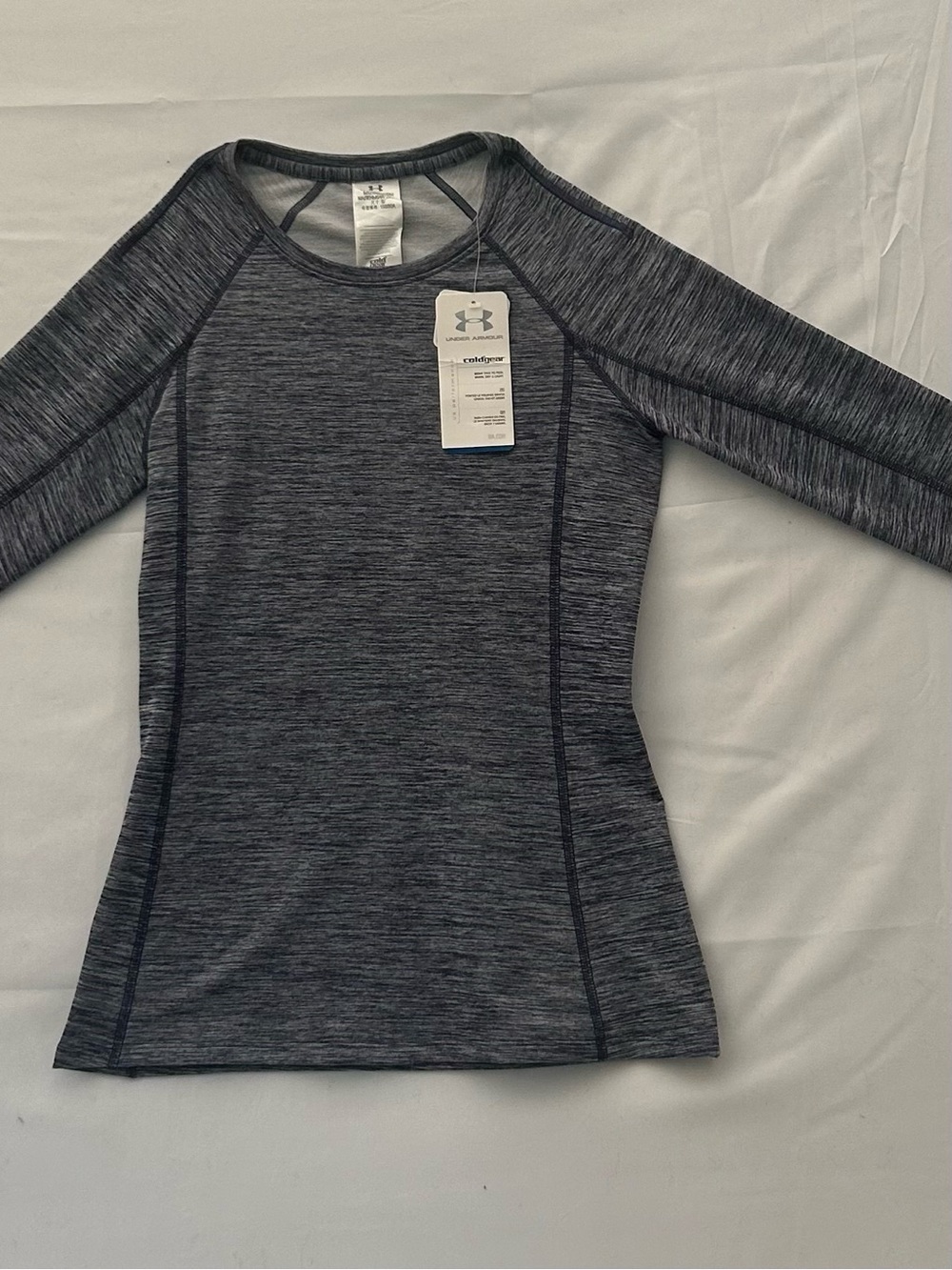 NWT Under Armour Women’s Long-Sleeve Heathered Charcoal Performance Top